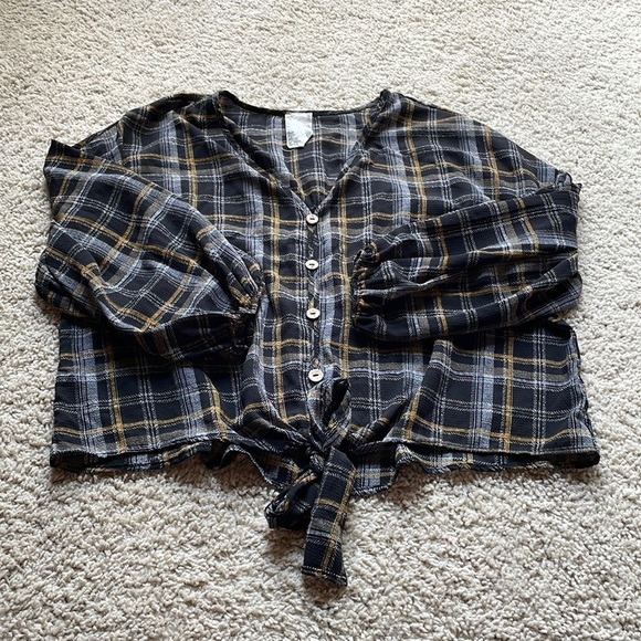 Blu Pepper Black Plaid Button Down Shirt with Tie Waist Size Medium EUC Autumn - Picture 2 of 10